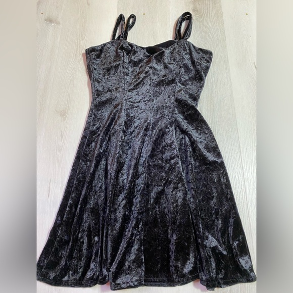 Vintage Crushed Velvet Black Mini Dress with Double Straps, Size M (fits like S) - Picture 4 of 11
